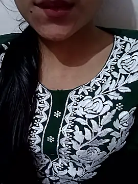 Snapshot of Miss_linaa chatting on 11/12/25, 10:26 Miss linaa online show from 11/12/25, 10:26