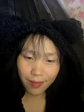 huong-18 online show from 11/11/25, 01:55