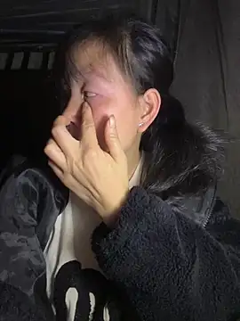 huong-18 online show from 12/21/25, 02:46