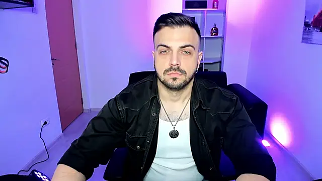 Snapshot of Jace_Thorne chatting on 11/19/25, 05:18 Jace Thorne online show from 11/19/25, 05:18