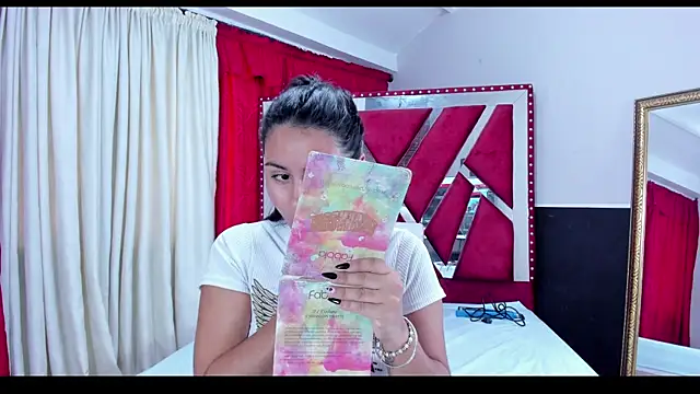 Luna021 1 online show from 10/10/25, 08:30