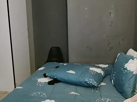 Lillyan N online show from 10/12/25, 05:28