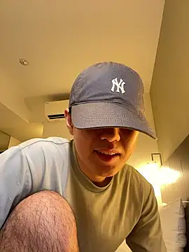 Snapshot of KAMESAN08 chatting on 09/27/25, 11:48 KAMESAN08 online show from 09/27/25, 11:48