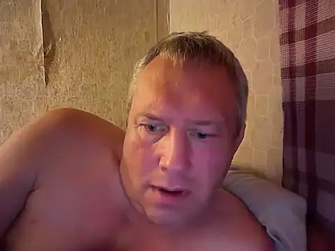 Snapshot of evulis1 chatting on 09/17/25, 09:49 evulis1 online show from 09/17/25, 09:49