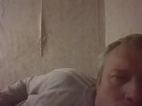 Snapshot of evulis1 chatting on 10/09/25, 06:28 evulis1 online show from 10/09/25, 06:28