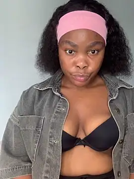 Snapshot of Hornysweetheart chatting on 03/02/26, 11:28 Hornysweetheart online show from 03/02/26, 11:28