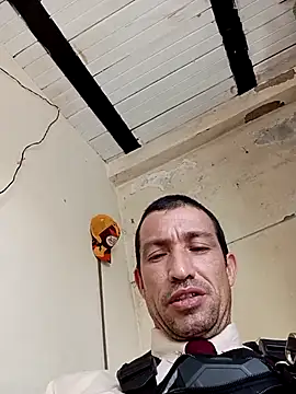 Snapshot of zamir_adam chatting on 11/26/25, 02:18 zamir adam online show from 11/26/25, 02:18