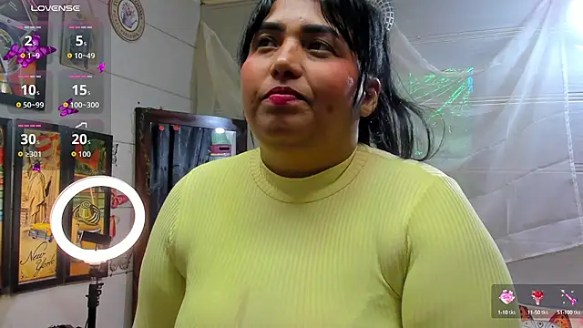 Girl luna  online show from 09/19/25, 06:41