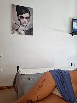 Lauraxxsteen online show from 10/20/25, 10:27