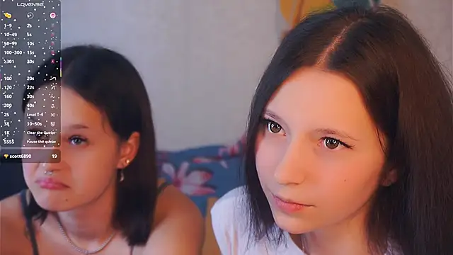 GabrielleLynchard online show from 10/24/25, 07:43