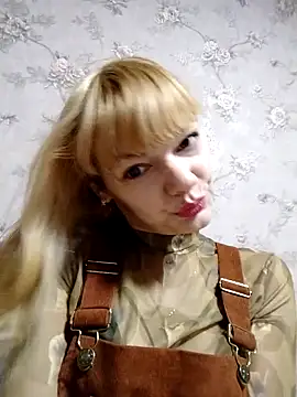 Snapshot of AliceSwan1122 chatting on 09/27/25, 12:48 AliceSwan1122 online show from 09/27/25, 12:48