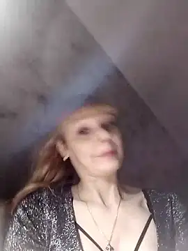 Snapshot of AliceSwan1122 chatting on 10/19/25, 10:32 AliceSwan1122 online show from 10/19/25, 10:32