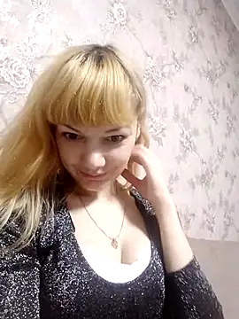 Snapshot of AliceSwan1122 chatting on 10/26/25, 09:42 AliceSwan1122 online show from 10/26/25, 09:42