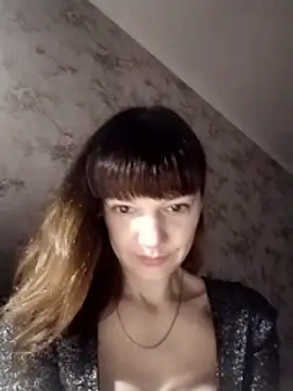 Snapshot of AliceSwan1122 chatting on 11/19/25, 12:32 AliceSwan1122 online show from 11/19/25, 12:32