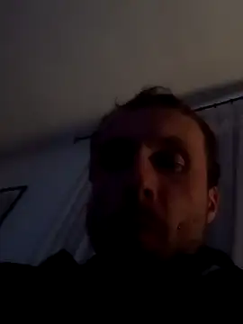 Snapshot of 2Pietro3 chatting on 09/15/25, 09:04 2Pietro3 online show from 09/15/25, 09:04