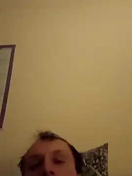 Snapshot of 2Pietro3 chatting on 12/13/25, 11:54 2Pietro3 online show from 12/13/25, 11:54