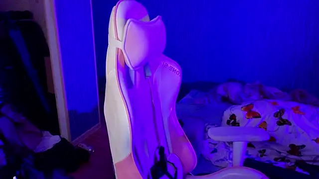 bekvafluttershy online show from 11/26/25, 12:55