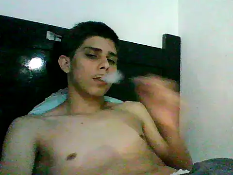 Snapshot of KingLamed chatting on 09/22/25, 04:14 KingLamed online show from 09/22/25, 04:14