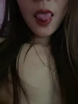 Snapshot of Moon_pusy chatting on 06/25/26, 02:44 Moon pusy online show from 06/25/26, 02:44