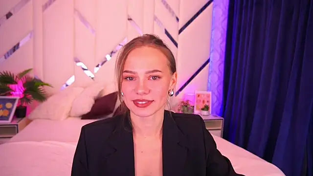 ShyySiren online show from 10/14/25, 02:07