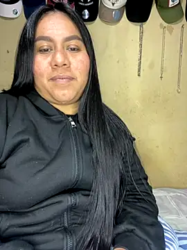 babyjuly19 online show from 10/25/25, 08:00