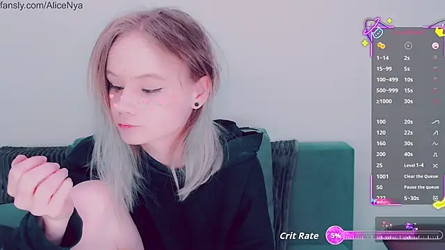 Snapshot of AliceNya_cute chatting on 10/16/25, 04:35 AliceNya cute online show from 10/16/25, 04:35