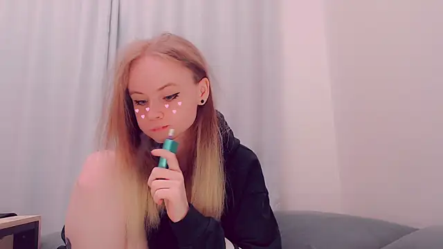 Snapshot of AliceNya_cute chatting on 06/25/26, 02:55 AliceNya cute online show from 06/25/26, 02:55