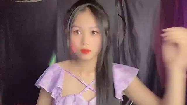 Snapshot of Lyly4757 chatting on 09/26/25, 02:54 Lyly4757 online show from 09/26/25, 02:54