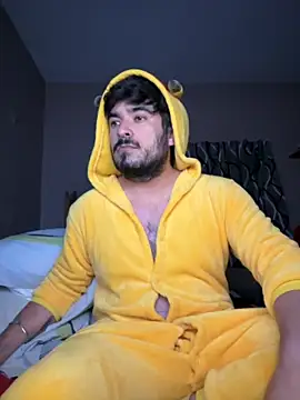 Snapshot of Leon__Dark chatting on 10/25/25, 04:53 Leon Dark online show from 10/25/25, 04:53