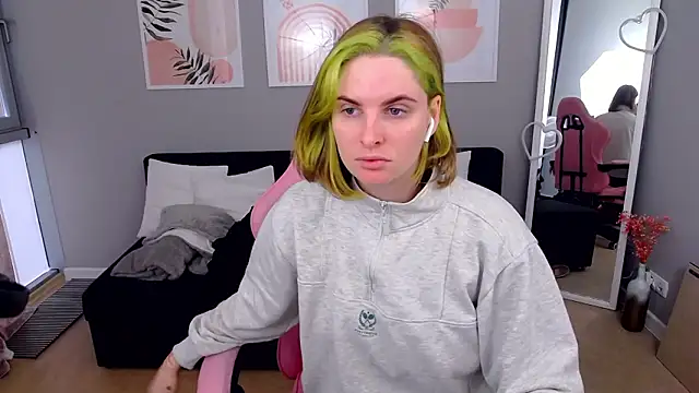 SabrinaRayX online show from 03/17/26, 07:23