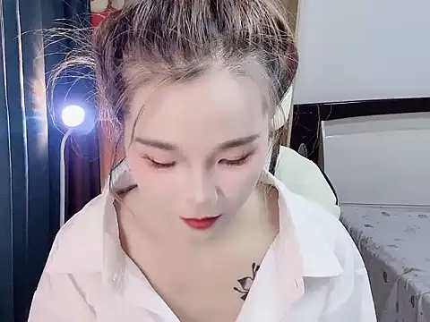 W-Sunflower online show from 10/31/25, 02:40