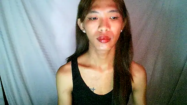 Snapshot of Rain-Show chatting on 11/23/25, 11:04 Rain-Show online show from 11/23/25, 11:04