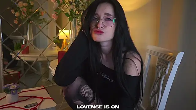 DarcyAspacio online show from 11/26/25, 11:33