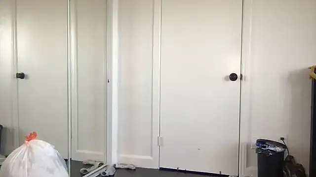 yoursweetestlilly online show from 04/29/26, 04:11