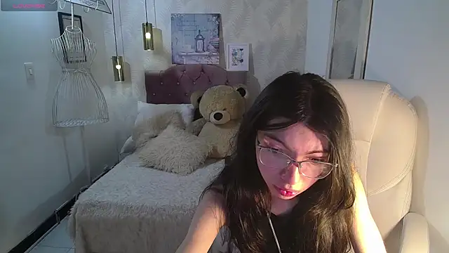 Snapshot of alllyson_ chatting on 11/05/25, 07:47 alllyson online show from 11/05/25, 07:47