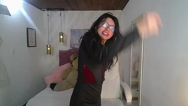 Snapshot of alllyson_ chatting on 12/03/25, 08:07 alllyson online show from 12/03/25, 08:07