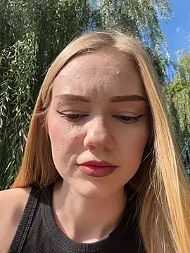 MilaMoone online show from 09/17/25, 10:39