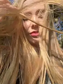 MilaMoone online show from 09/27/25, 10:20