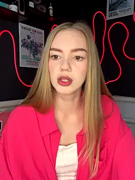 MilaMoone online show from 10/15/25, 10:37