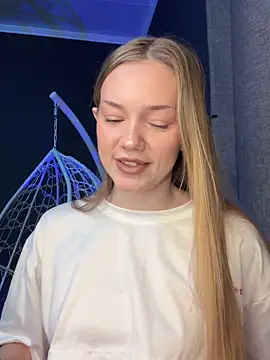 Snapshot of MilaMoone chatting on 02/01/26, 10:47 MilaMoone online show from 02/01/26, 10:47