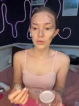 Snapshot of MilaMoone chatting on 02/20/26, 11:22 MilaMoone online show from 02/20/26, 11:22