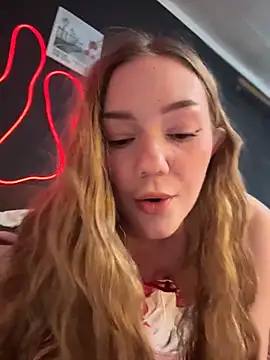 MilaMoone online show from 04/01/26, 01:41