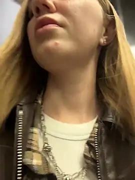 MilaMoone online show from 04/17/26, 09:34