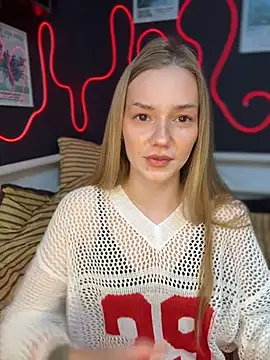 MilaMoone online show from 05/31/26, 12:01