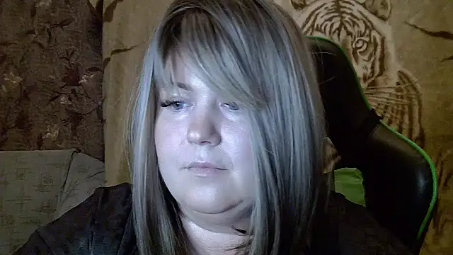 YuliiaSan online show from 10/02/25, 07:43