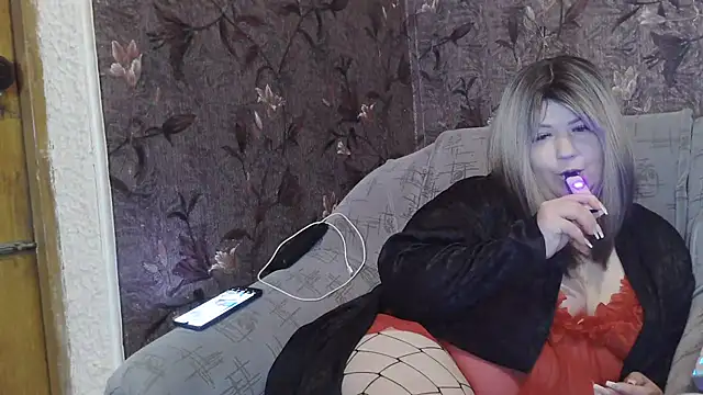 Snapshot of YuliiaSan chatting on 08/02/26, 07:45 YuliiaSan online show from 08/02/26, 07:45