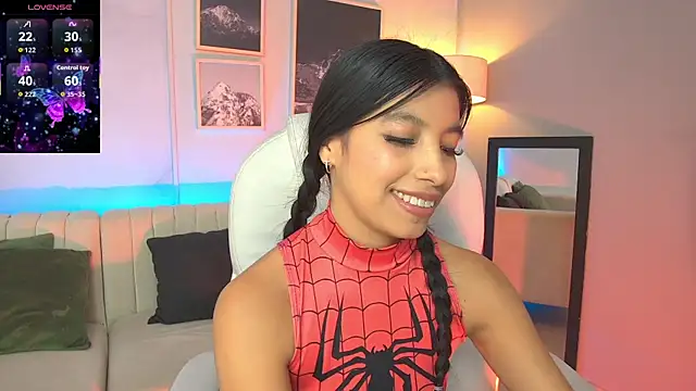 Tiffany Low online show from 10/26/25, 04:24