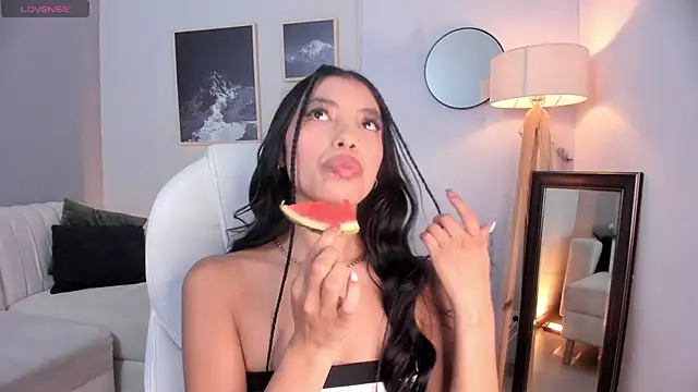 Tiffany Low online show from 04/02/26, 03:31