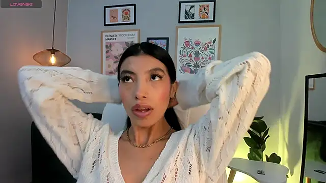 Tiffany Low online show from 04/19/26, 03:22