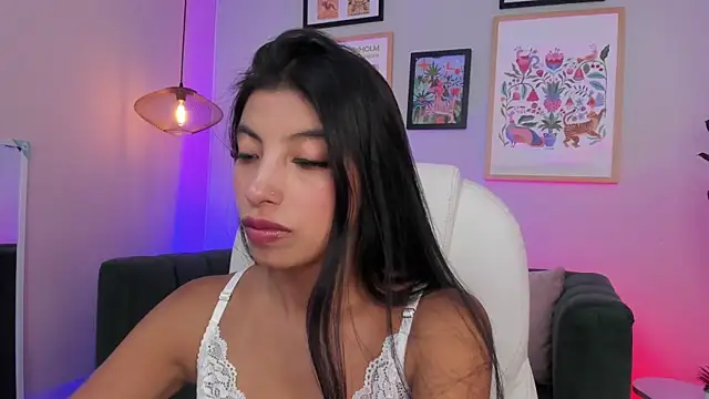 Tiffany Low online show from 07/04/26, 05:41